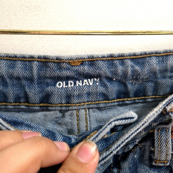 Old Navy | Classic Blue Distressed Women's Straight Leg Jean - Picture 6 of 12